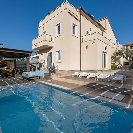 Villa Castagna Near The Sea With Private Pool And Sauna Premantura Εξωτερικό φωτογραφία
