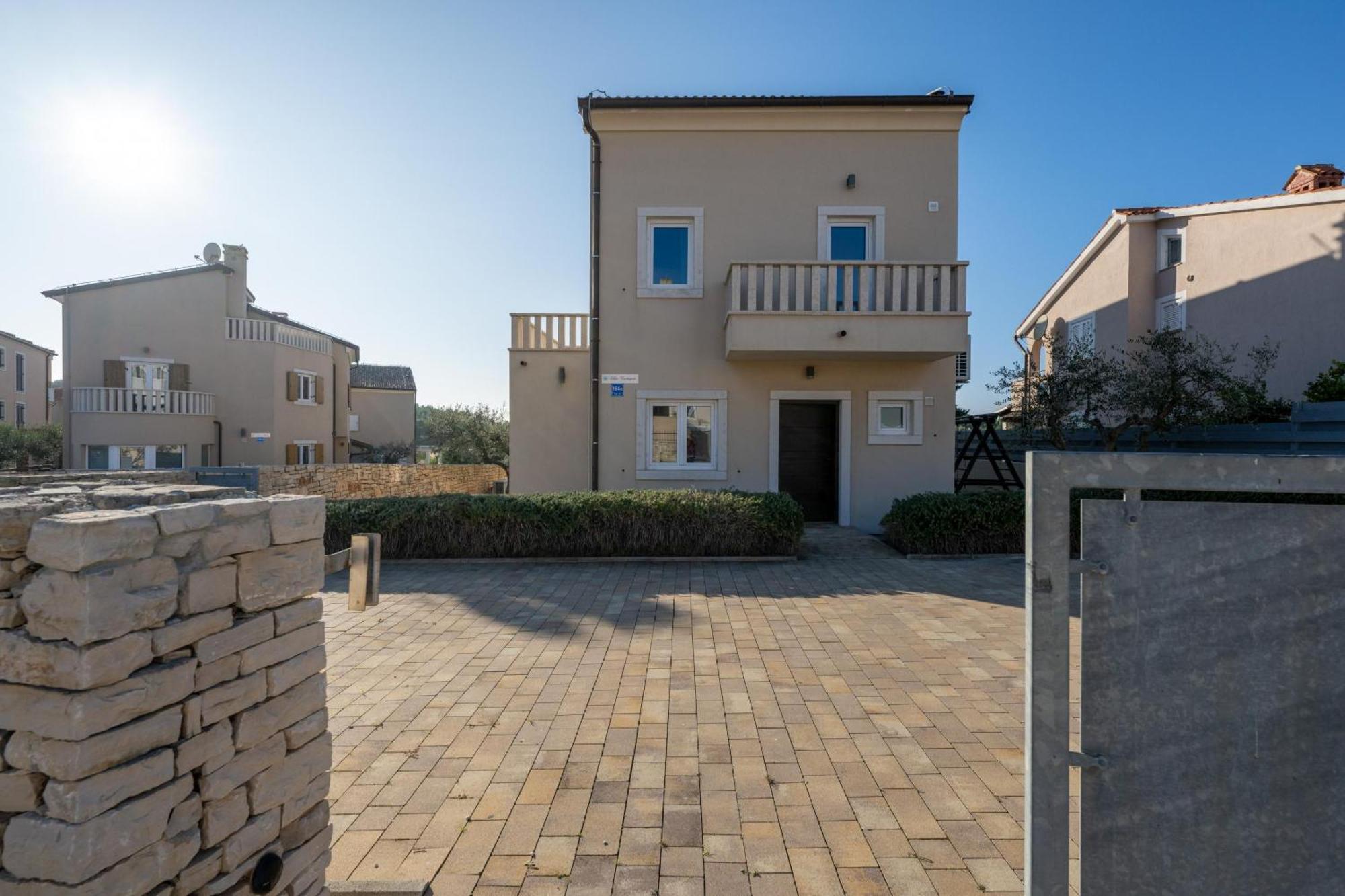 Villa Castagna Near The Sea With Private Pool And Sauna Premantura Εξωτερικό φωτογραφία