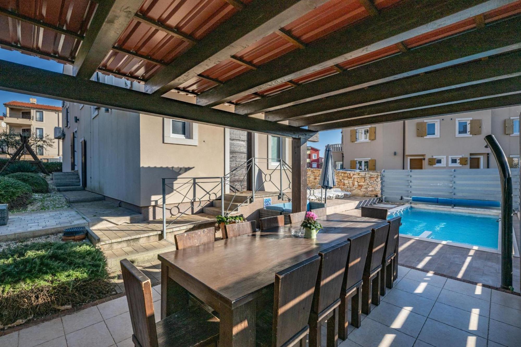 Villa Castagna Near The Sea With Private Pool And Sauna Premantura Εξωτερικό φωτογραφία