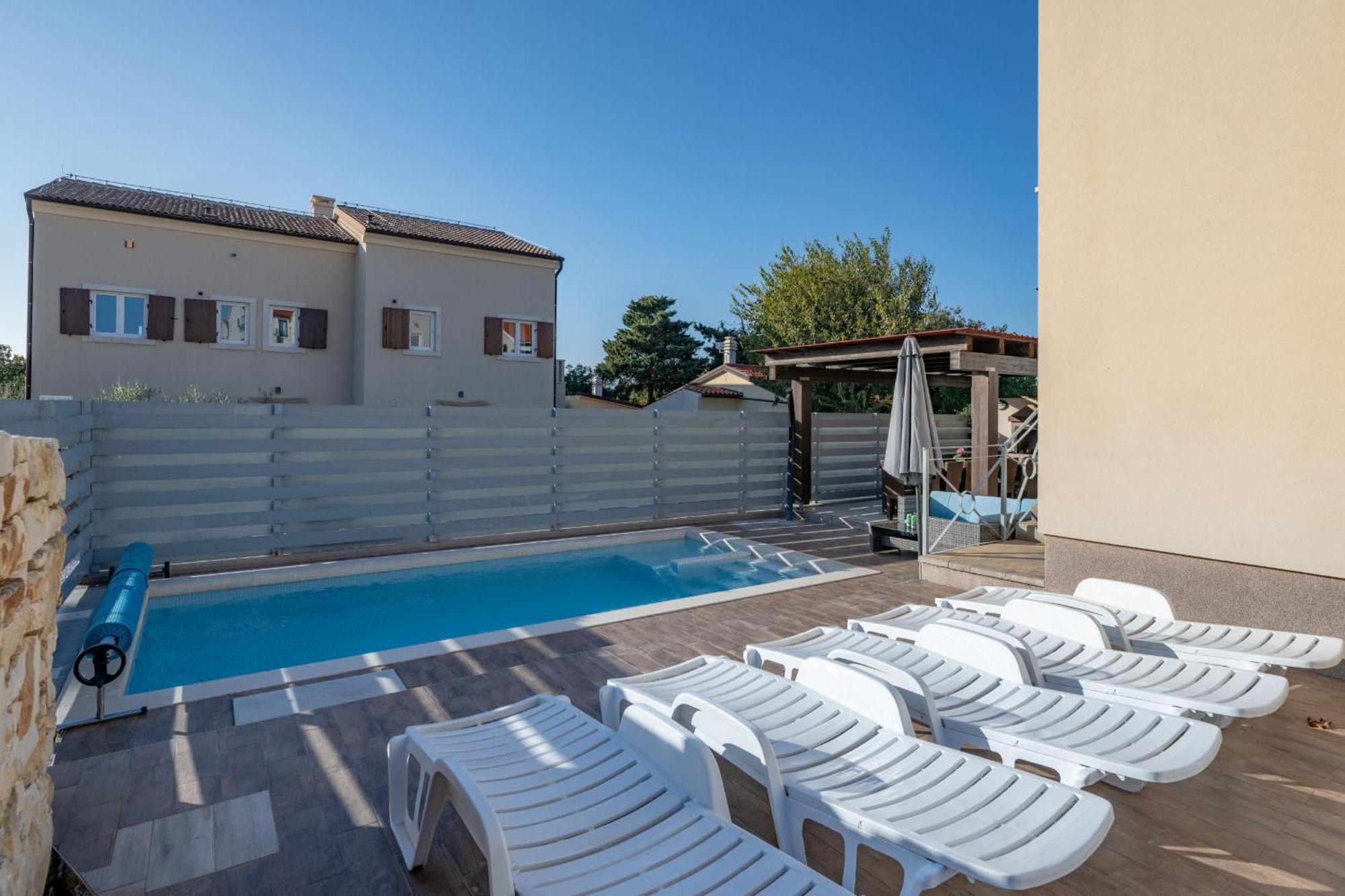 Villa Castagna Near The Sea With Private Pool And Sauna Premantura Εξωτερικό φωτογραφία